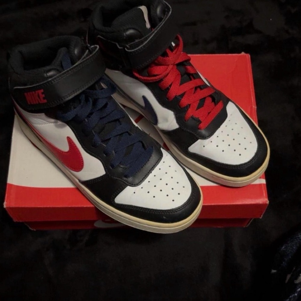Nike Court Borough Mid 2 BG in Red and White